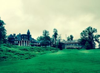 Houses On Haunted Hill
