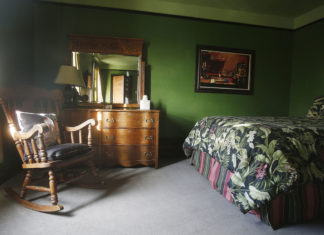 Nit-Picking Grandma? And A Friend’s Room